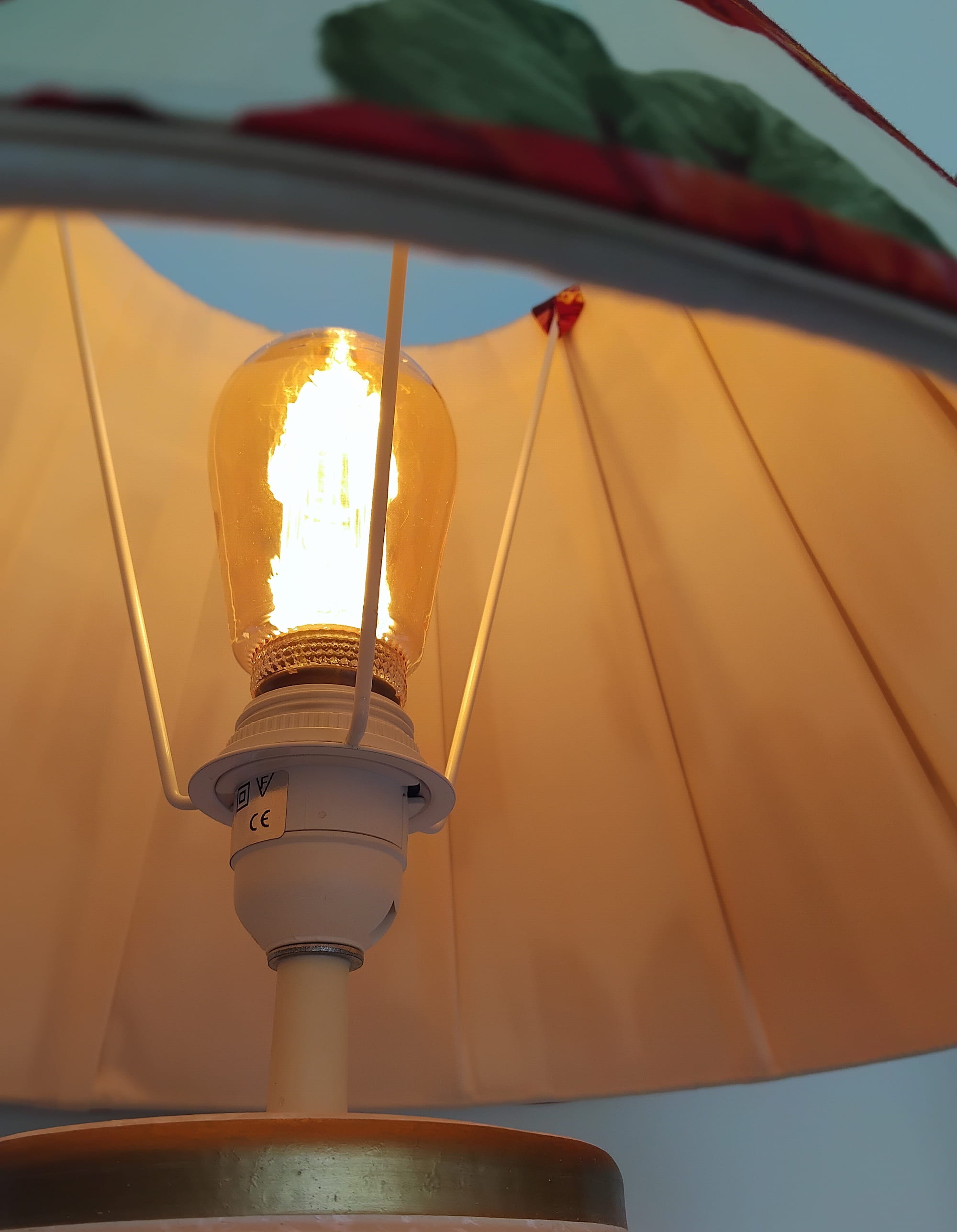 cone plissé tiaré rouge (2)