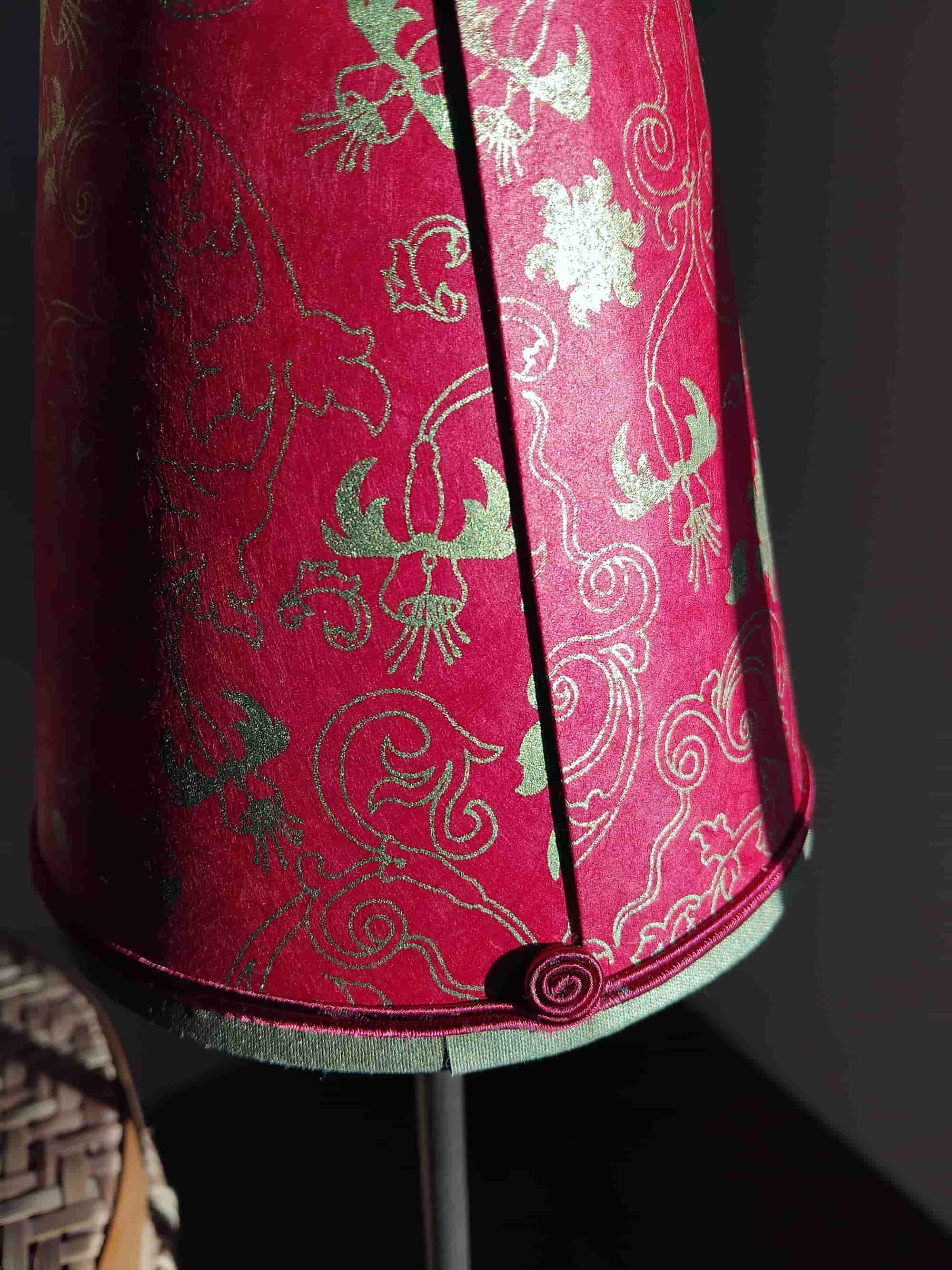 cône rouge et doré detail (1)